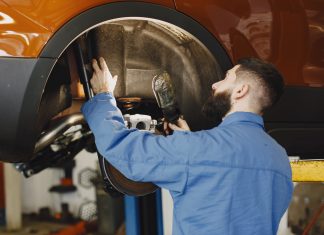 Como a Cambagem Correta Melhora a Estabilidade e o Desgaste dos Pneus como-a-cambagem-correta-melhora-a-estabilidade-e-o-desgaste-dos-pneus-imagem-capa-della-via